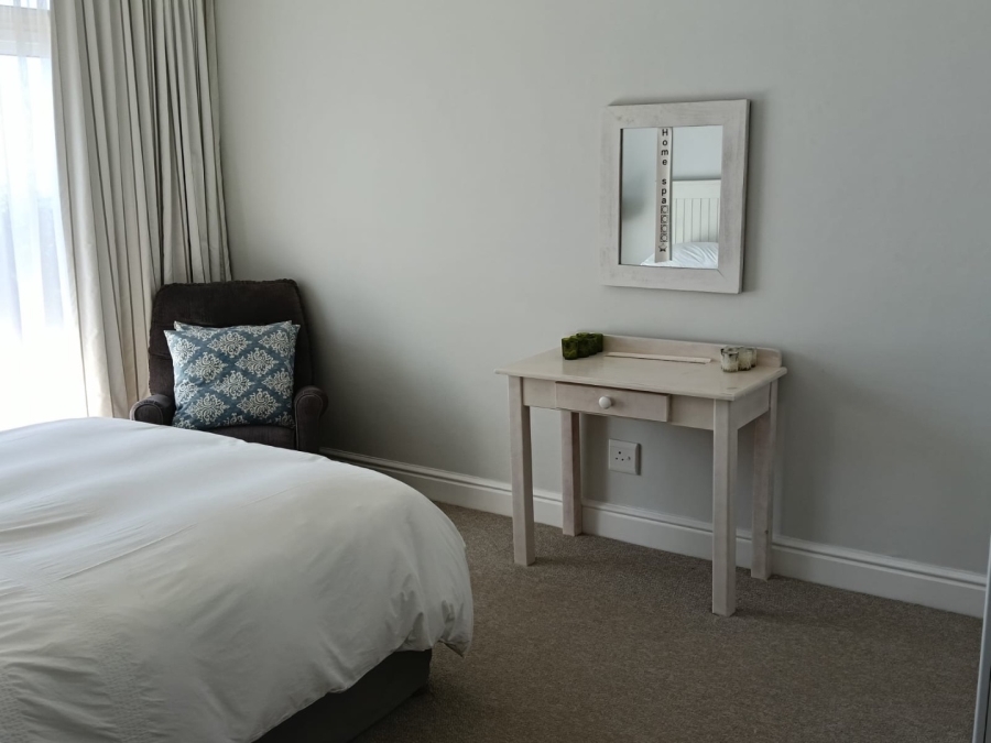 6 Bedroom Property for Sale in Wavecrest Eastern Cape